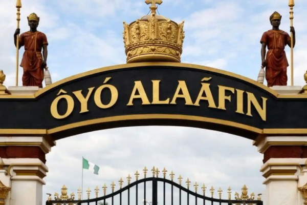 The Alaafin of Oyo, Oba Akeem Owoade, arrives at the ancient Alaafin’s Palace in Oyo town, nine months after his installation as the 46th monarch.