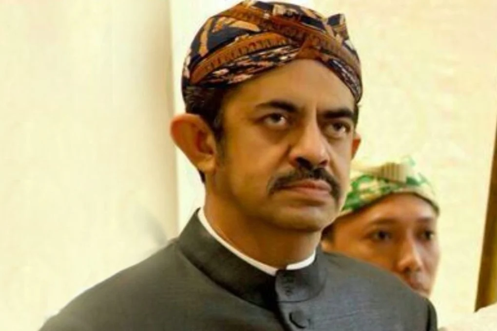 Interpol has issued a red notice for Indonesian oil tycoon Mohammad Riza Chalid, wanted in connection with a $17 billion Pertamina corruption