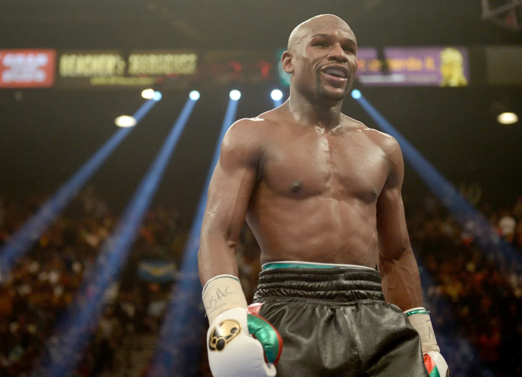 Floyd Mayweather Jr. says he is coming out of retirement and plans to return to professional boxing later this year.